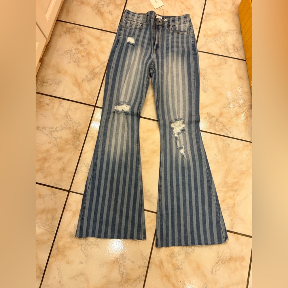 NWT cello size 7 stripped flare jeans